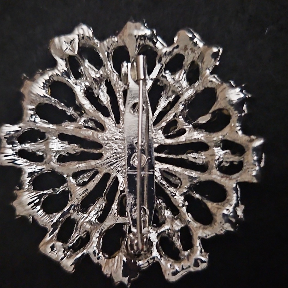 Lady Rhinestone Pin - Picture 2 of 2